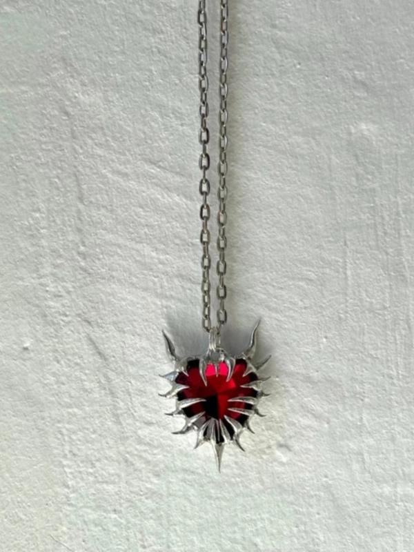 Punk Style Heart Shaped Pendant Necklace, Vintage Trendy Pendant Necklace, Fashionable Neck Jewelry for Women & Men As Gift without Box