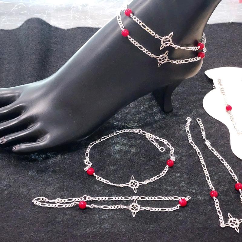 Tobillera con el nudo de bruja.Anklet with witch's knot.
