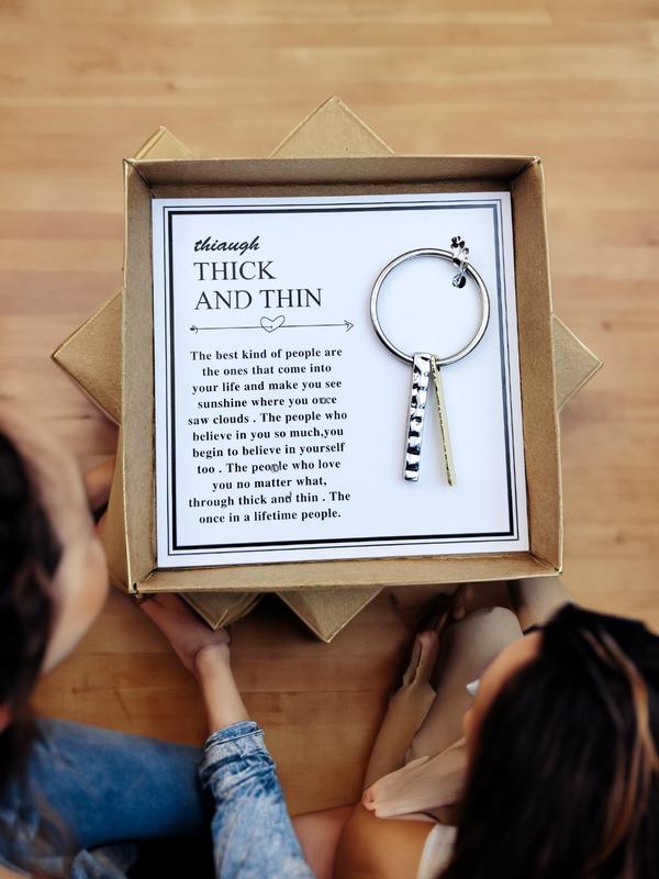 Cute Thick & Thin Bar Design Keychain for Car Keys, Stainless Steel Keychain with Box & Blessing Card, Fashion Accessories As Birthday Gifts
