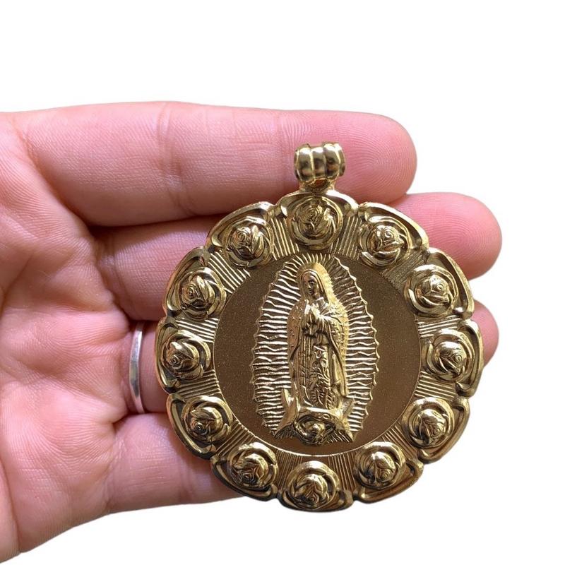 Double side medallion
