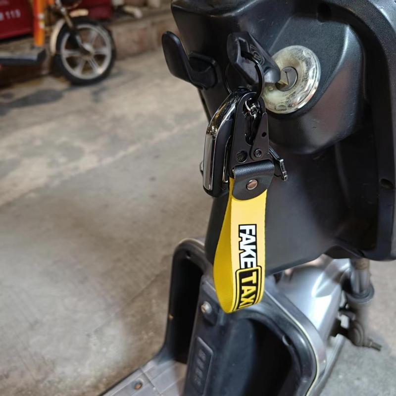 Creative FAKE TAXI Letter Pattern Keychain for Summer, Anti-lost Wristband Keychain for Car Kry, Cool Car Accessories for Men, Car Key Decor for Girls