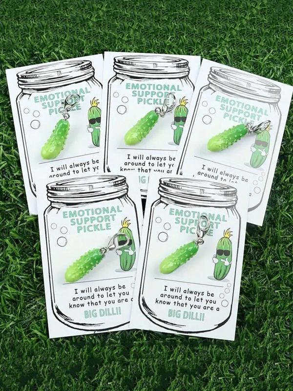 Cucumber Design Resin Keychain, Novelty Cucumber Charm, Positive Gift for Birthdays, Fun Paper Pocket Card for Home & Kitchen Decor