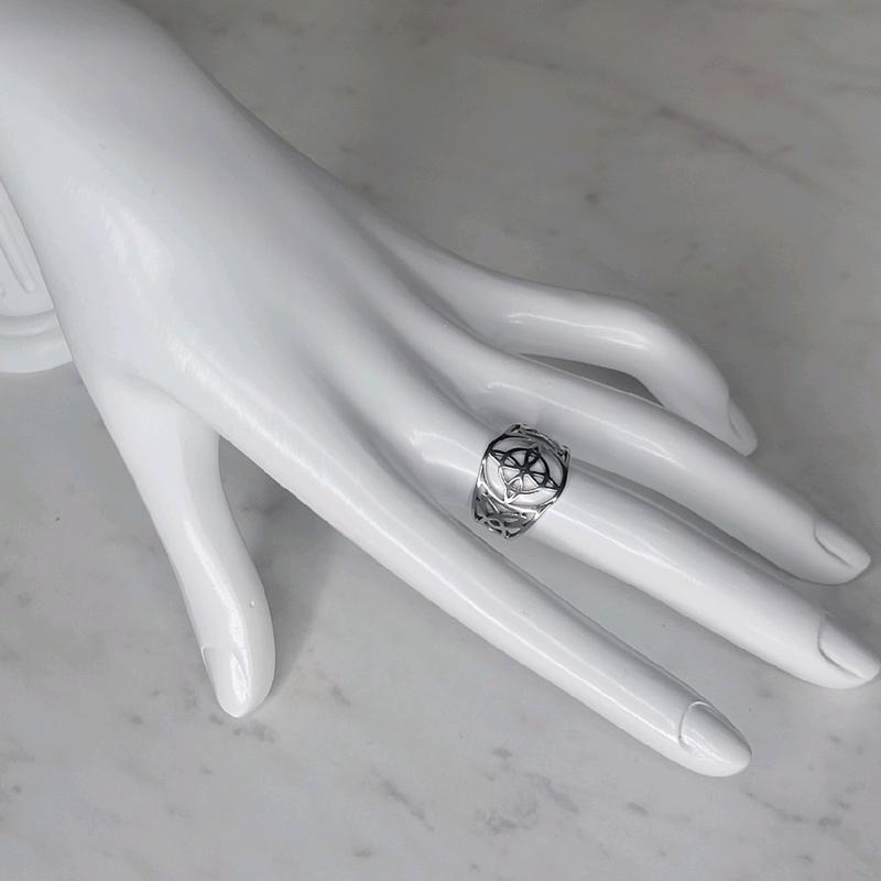 Witches Knot Stainless Steel Closed Ring for Women